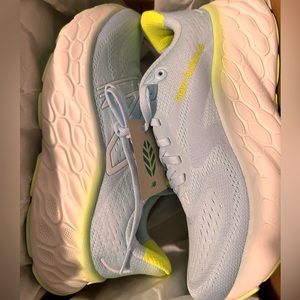 New balance Fresh Foam X More v4